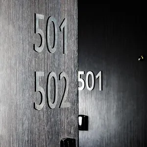 64 Hotell