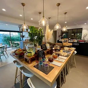 Campanile Centre Sortie 21 Sur A7 A9 Hotell
